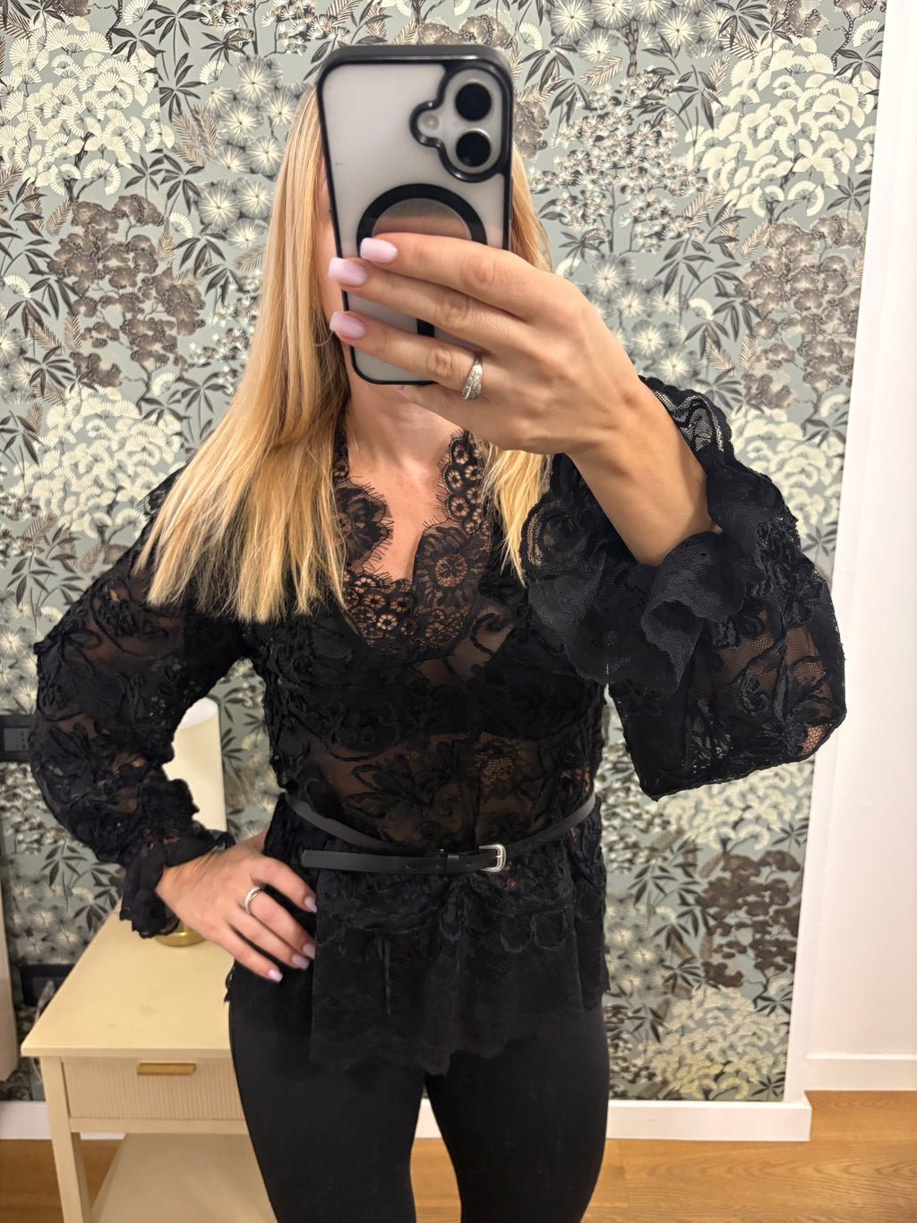 Blusa in Pizzo Nero