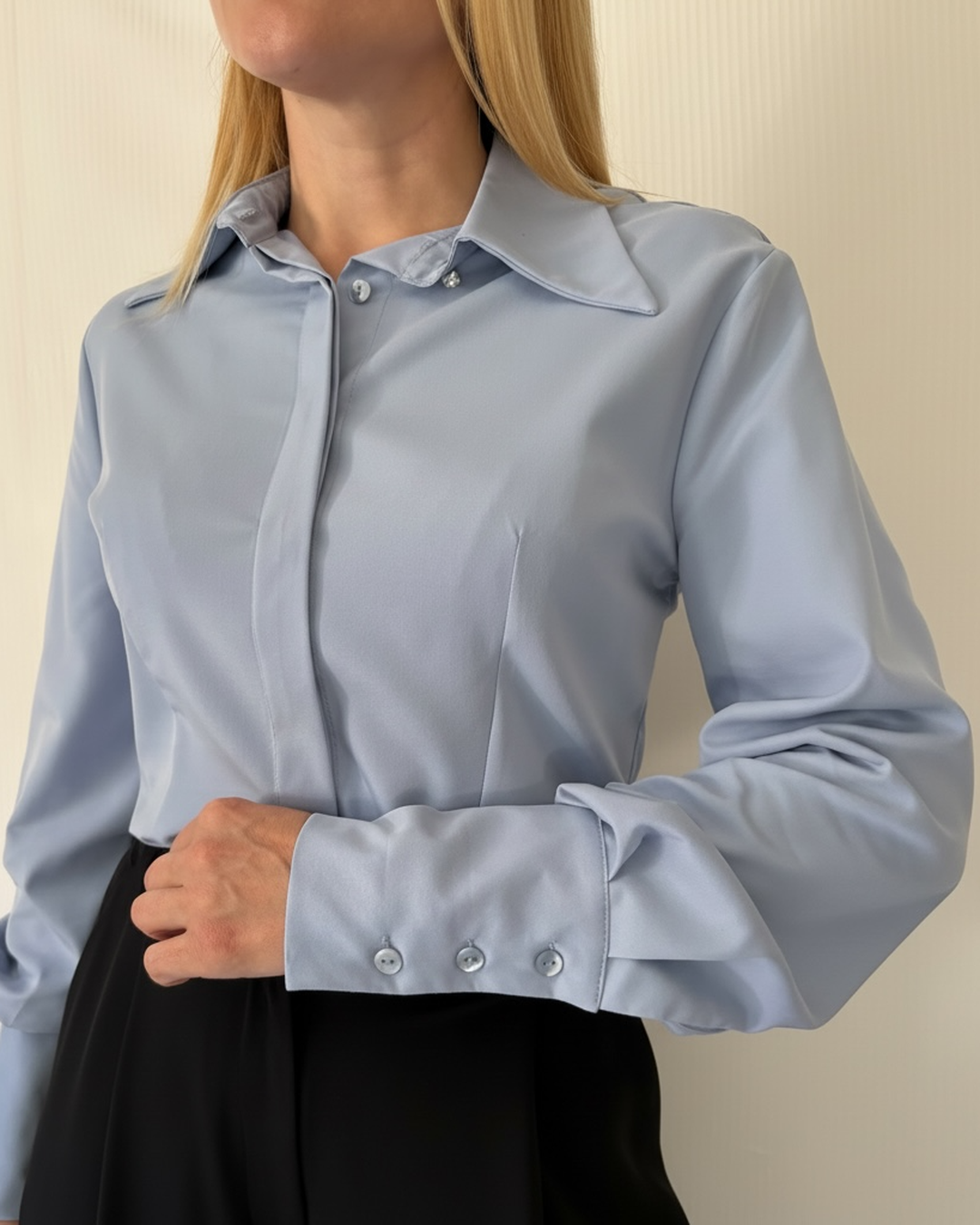 Camicia Azzurra con Colletto a Punta