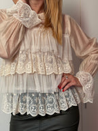 Blusa con Volant