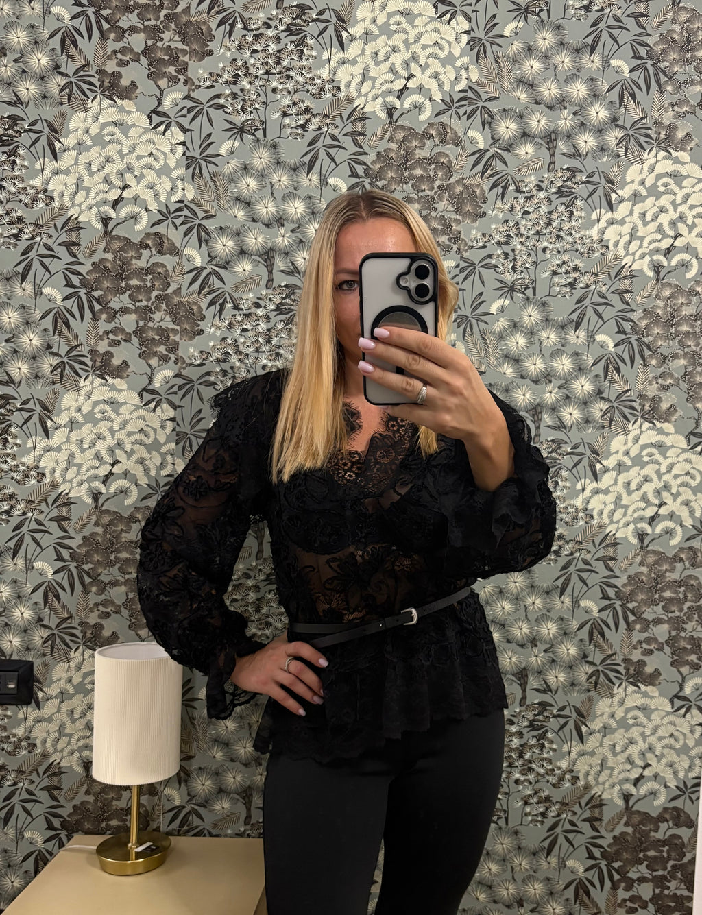 Blusa in Pizzo Nero