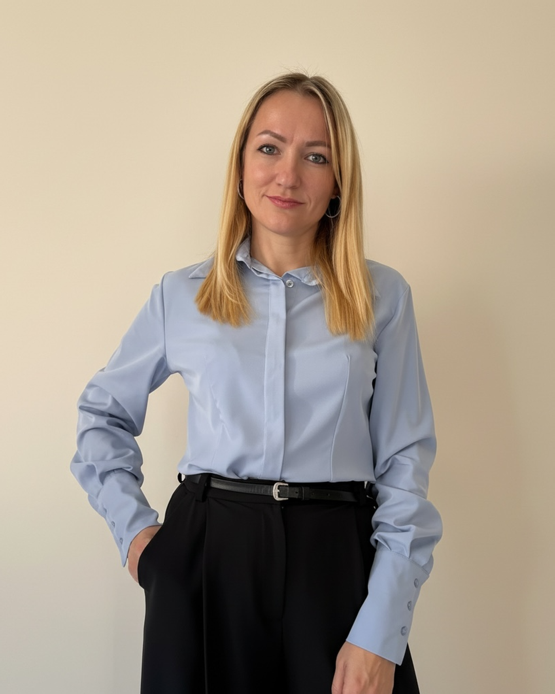Camicia Azzurra con Colletto a Punta